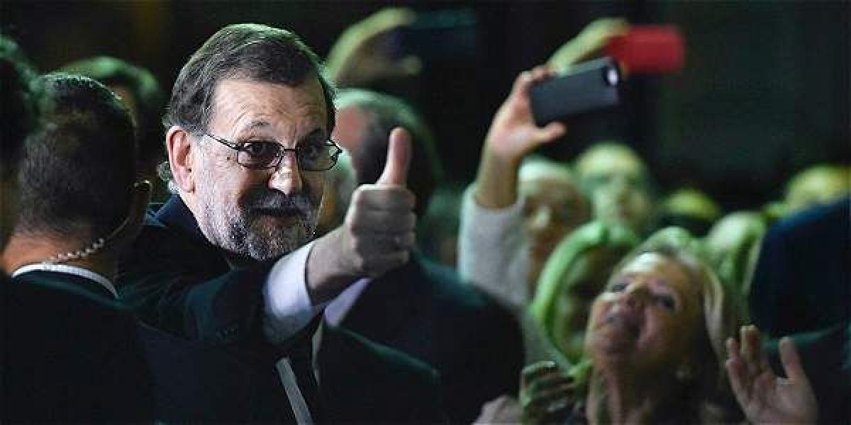 Mariano Rajoy a su salida del Congreso tras ser investido.