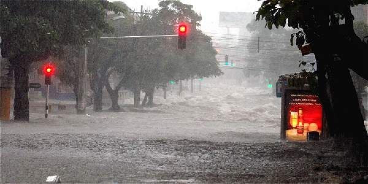 Intensas lluvias se presentaron en la madrugada de este jueves sobre Barranquilla.