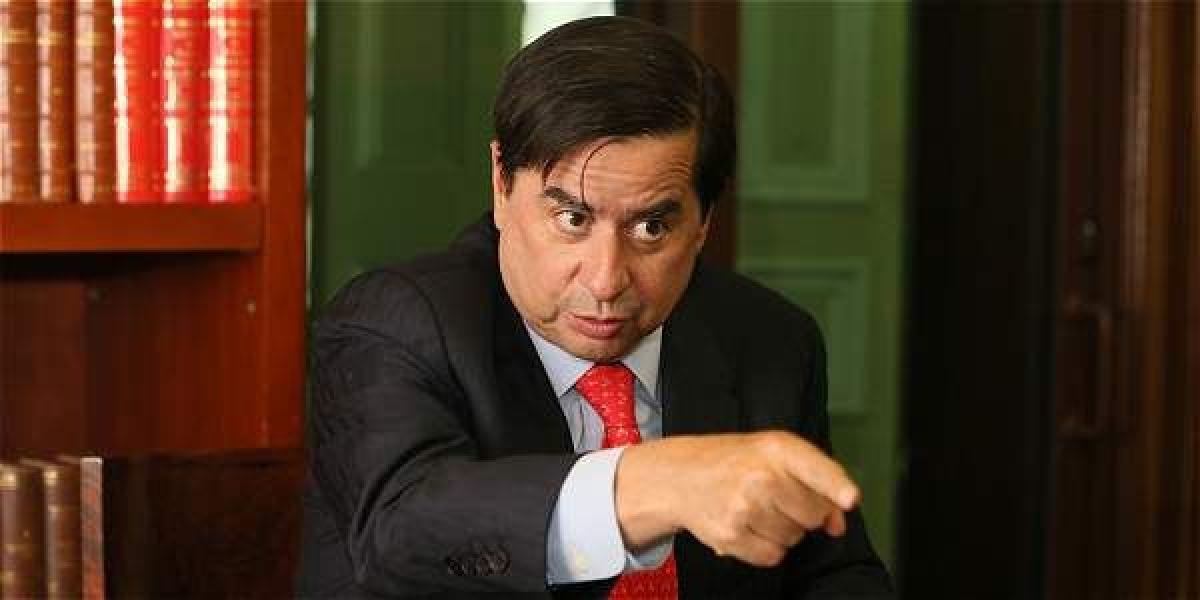 Juan Fernando Cristo, Ministro del Interior.