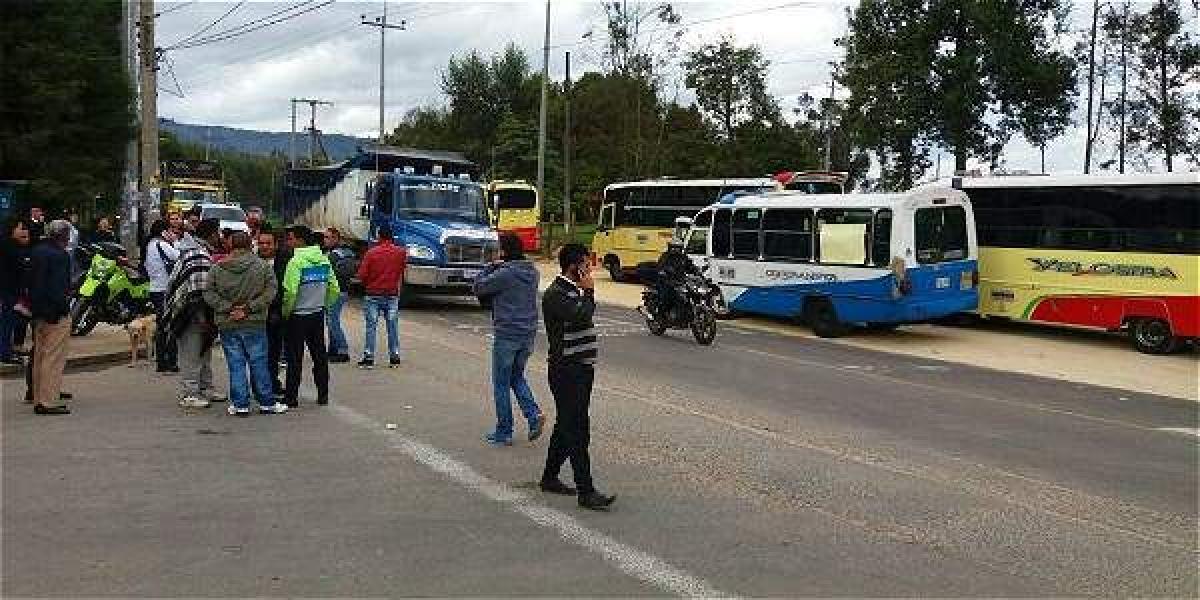 Cuatro empresas de transporte en Sibaté y que van a Bogotá cesaron actividades este jueves hasta firmar un acuerdo.