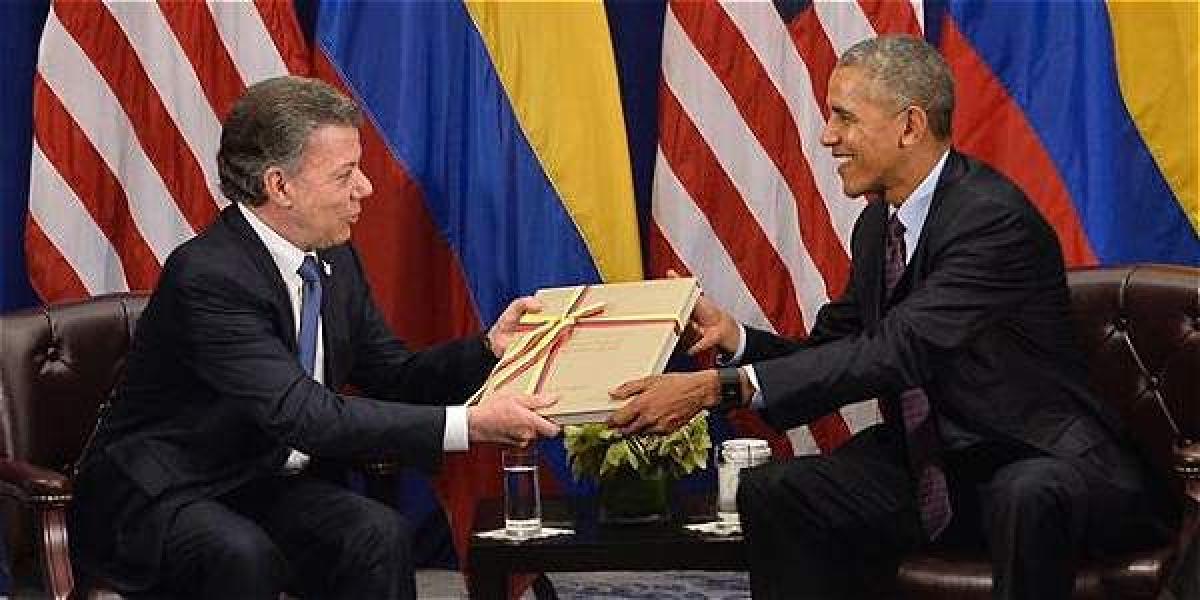 Santos le entregó a Obama una copia de los acuerdos de paz, en la pasada Asamblea de las Naciones Unidas.