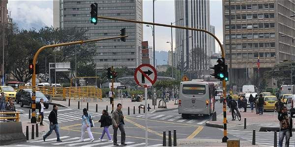 La implementación de los semáforos inteligentes se hará por zonas.