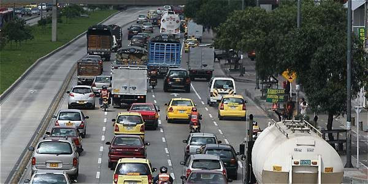 Se espera que 608 mil vehículos salgan e ingresen de Bogotá durante el puente festivo.