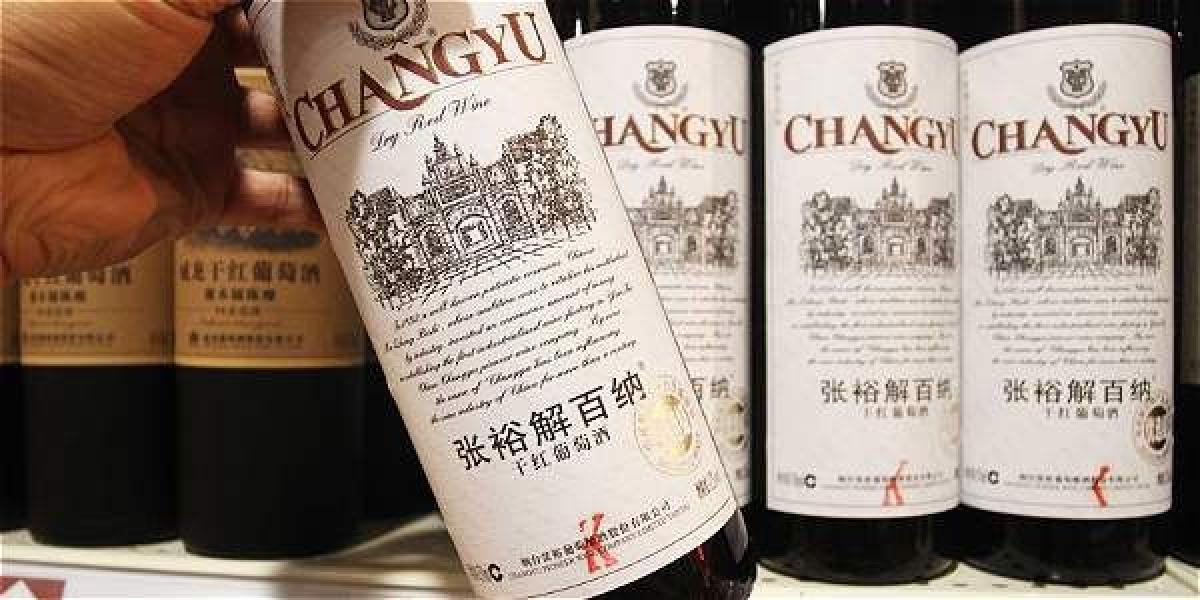 Fangshan, a unos 40 kilómetros al suroeste de Pekín, Xinjiang y Ningxia, al noroeste, y Henan, en el centro, son los lugares con mayor número de viñedos de la potencia asiática.