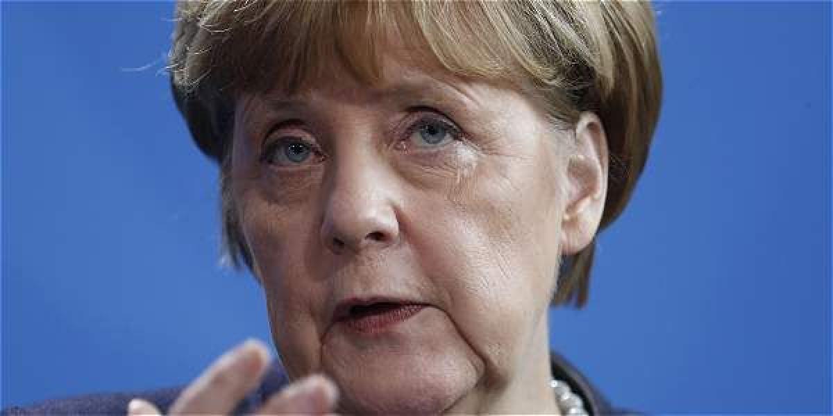 La canciller alemana, Ángela Merkel, respondió a algunas críticas dpero Trump, pero guardó reservas con otras.