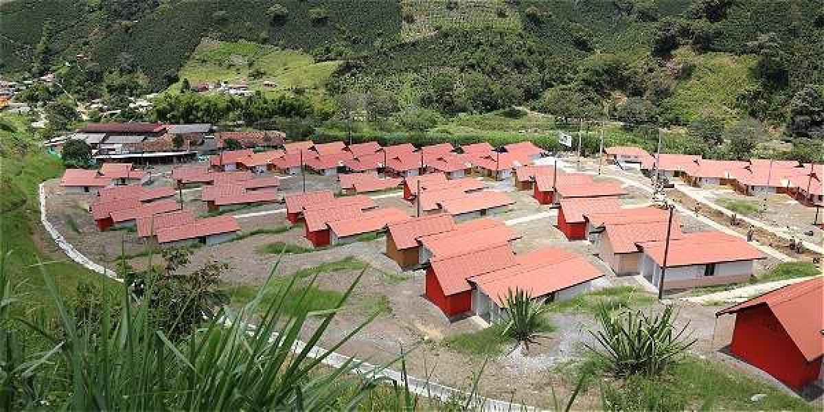 En octubre se entregarán terminadas las 50 casas correspondientes al proyecto de La Pradera.