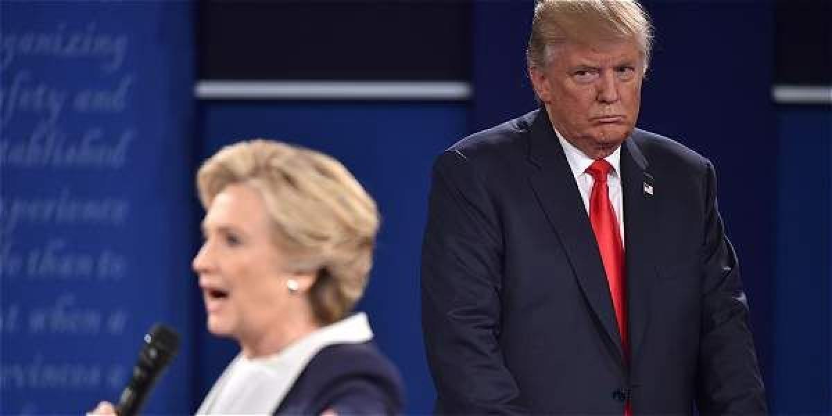 La demócrata Hillary Clinton acusó a su rival republicano en la carrera por la Casa Blanca, Donald Trump, de "acosarla" durante el segundo debate presidencial televisado en St. Louis.