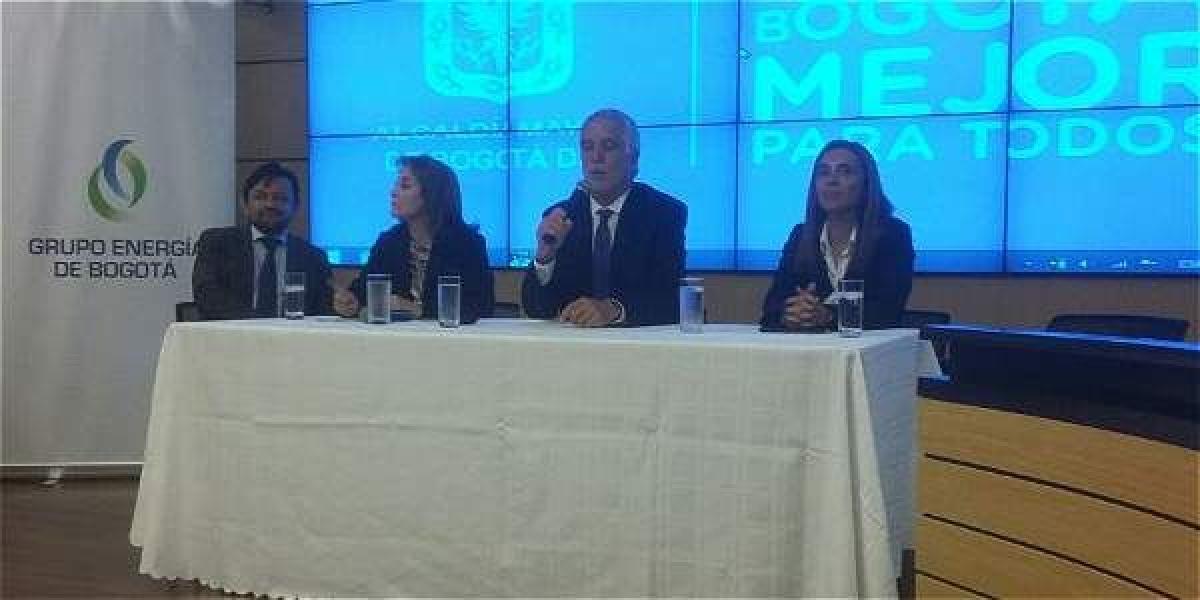 El alcalde Enrique Peñalosa durante el anuncio de la democratización de acciones.
