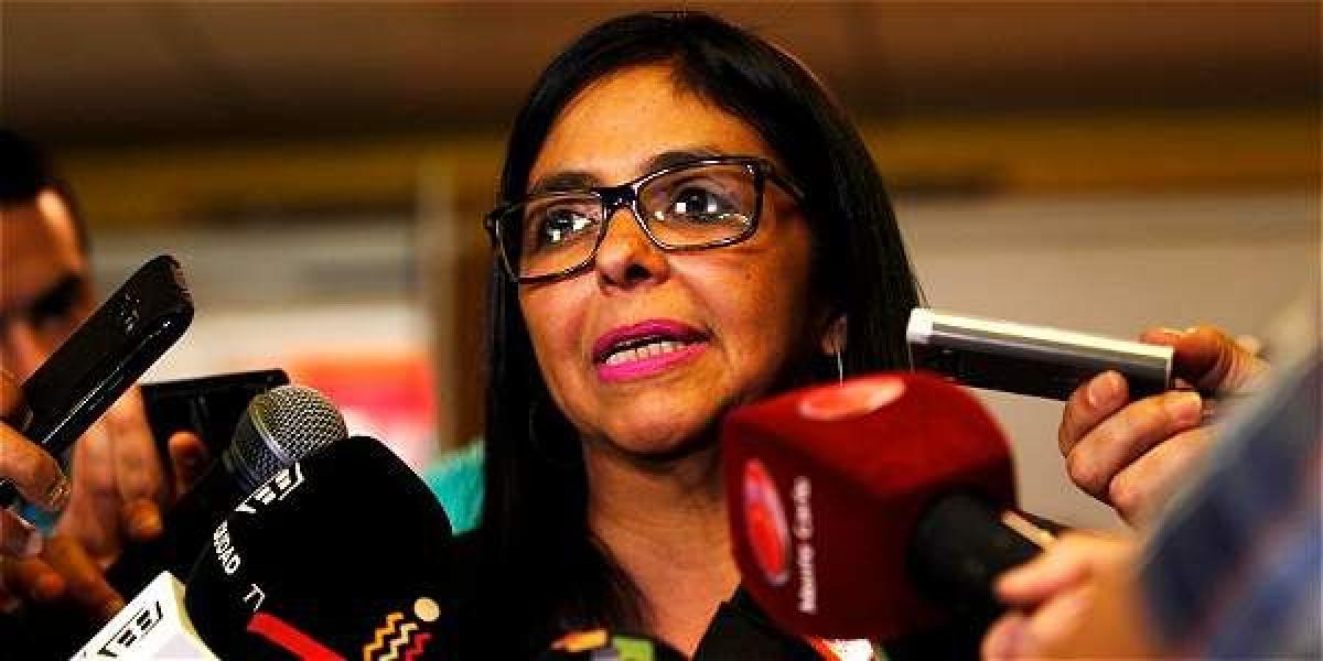 Venezuela expresó su malestar por la suspensión y porque se negara la entrada de su canciller Delcy Rodríguez en una reunión en Buenos Aires a la que no estaba invitada.