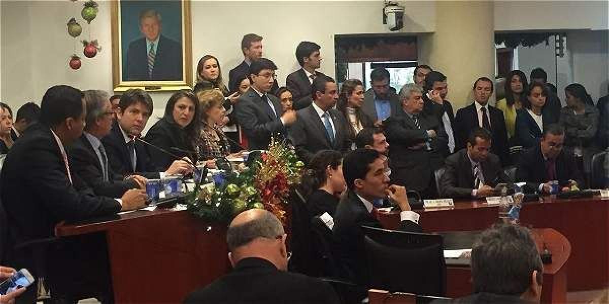 El secretario de Gobierno, Miguel Uribe, asistió al Congreso en representación del Alcalde.