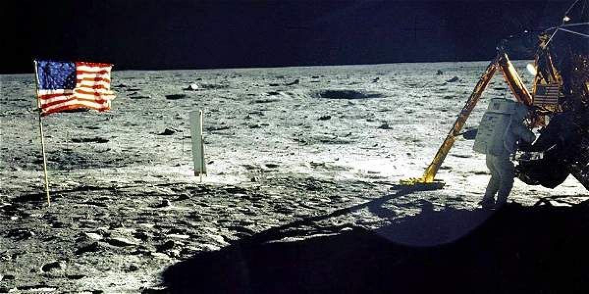 El registro fotográfico de los astronautas en la Luna es uno de los puntos que todavía genera controversias.