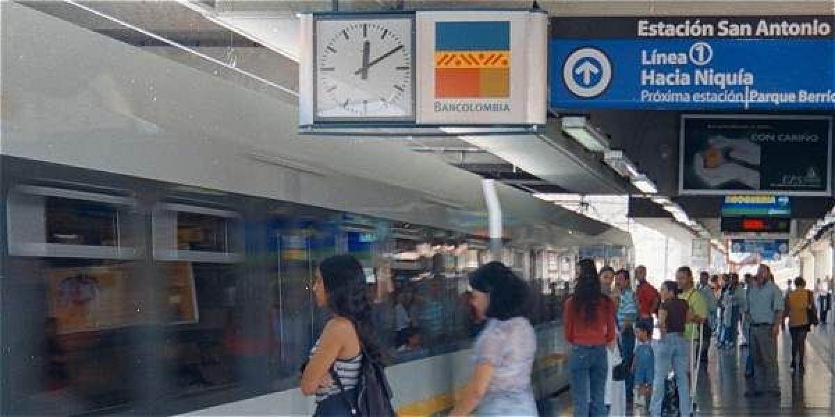 La emergencia se registró en la estación San Antonio del metro, una de las más congestionadas del sistema.