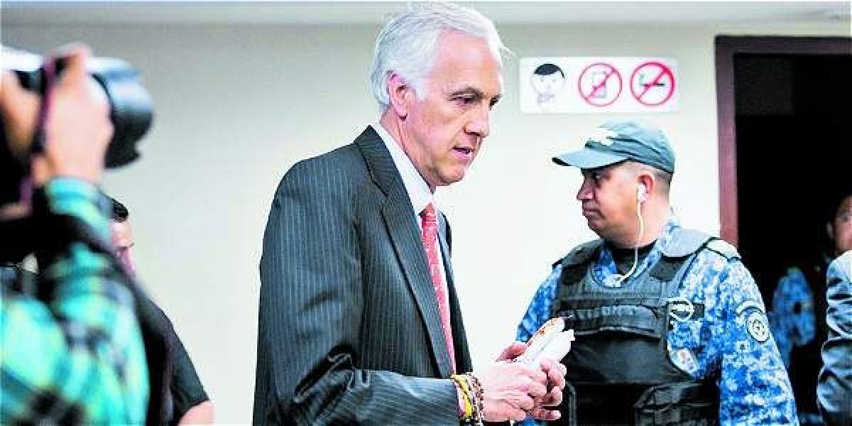 El exalcalde Samuel Moreno Rojas fue condenado a 18 años de cárcel por un juez de Bogotá y está en juicio por otros dos procesos vinculados a irregularidades en contratación en la ciudad.