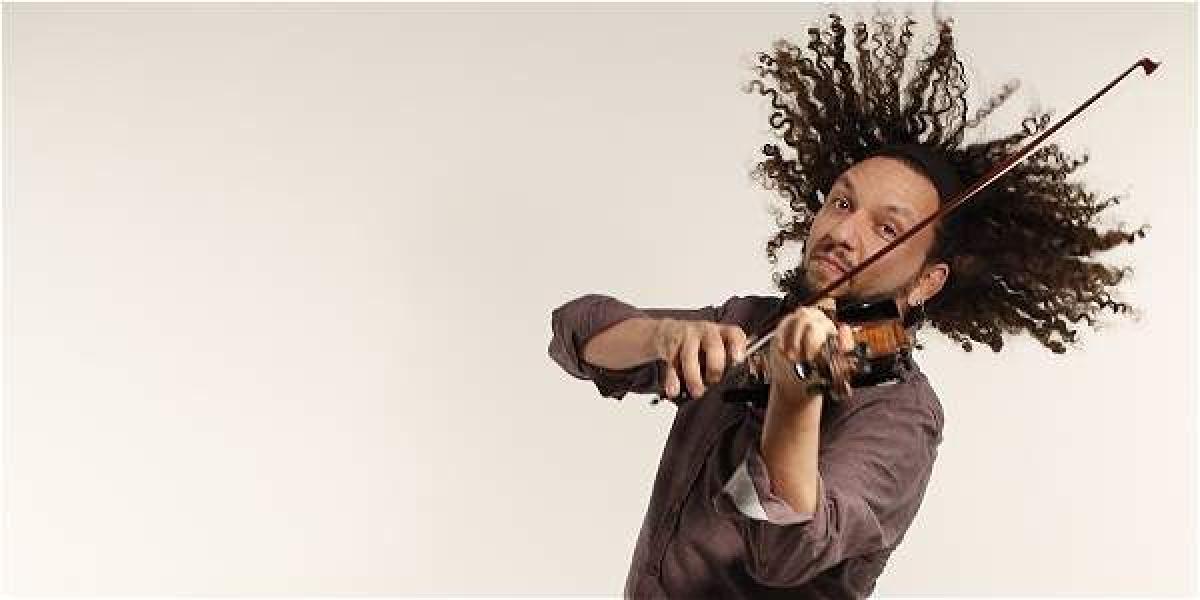 El violinista Ricardo Herz trabaja con los músicos colombianos Juan David Castaño, John Londoño y Edwin Ospina.