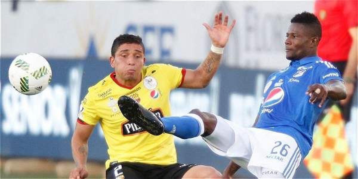 Dayron Asrpila, de Millonarios, que ganó 1-0 a Barcelona de Ecuador.