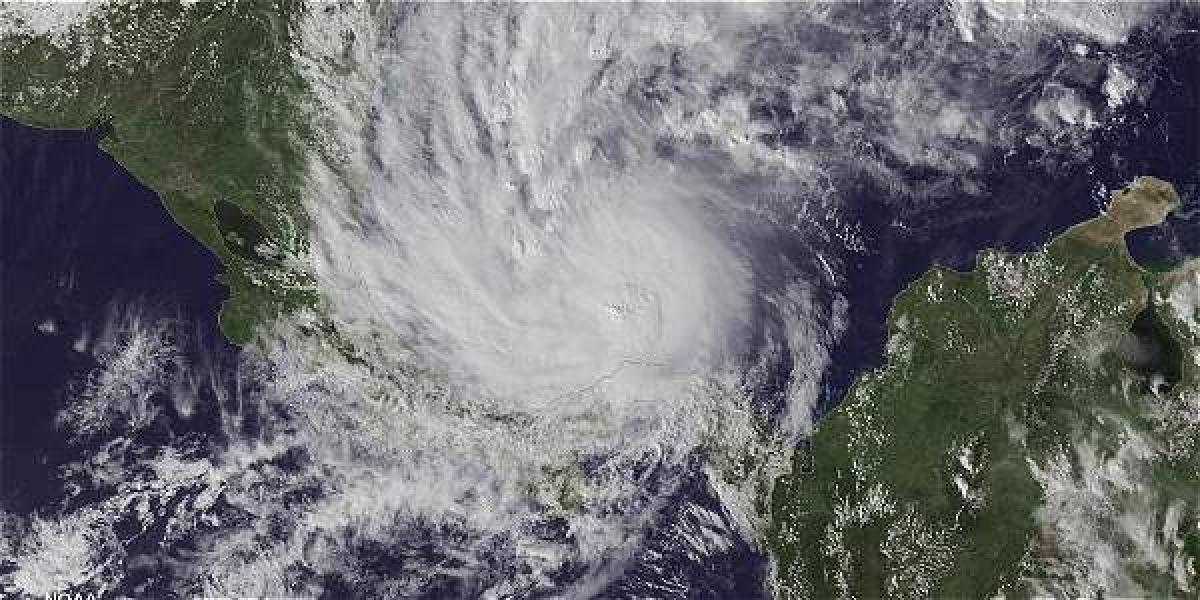 Así registran las imágenes de satélites al huracán Otto cerca del suroriente de Nicaragua.