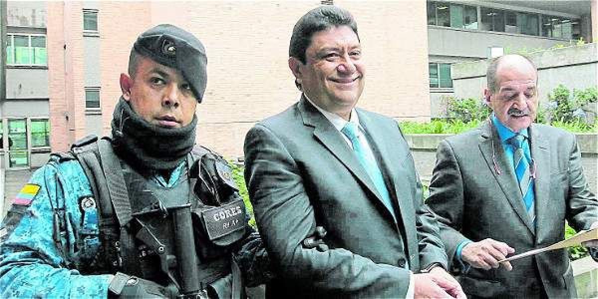 El exgobernador de La Guajira, Juan Francisco Gómez Cerchar, está preso en la cárcel La Picota de Bogotá y está pendiente de la decisión de otro juez especializado en un caso de homicidio.