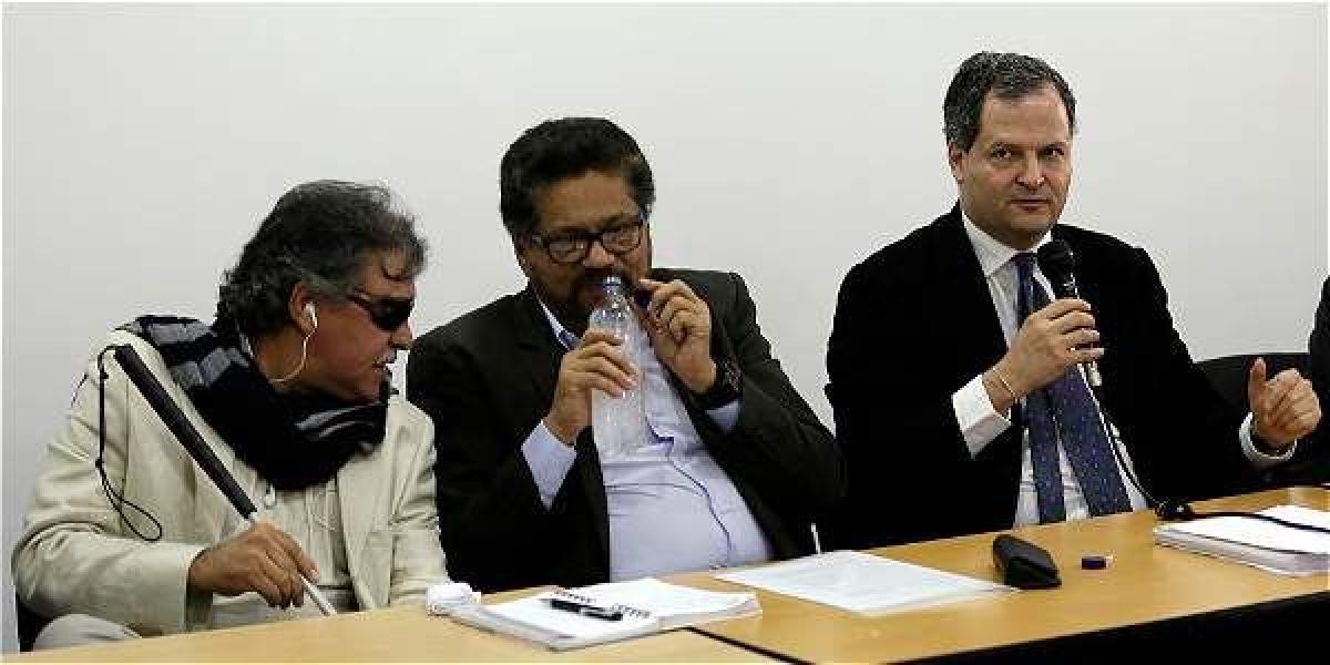 Jesús Santrich e Iván Márquez, delegados de las Farc, y por el Gobierno, Sergio Jaramillo, instalaron Comisión de Seguimiento.