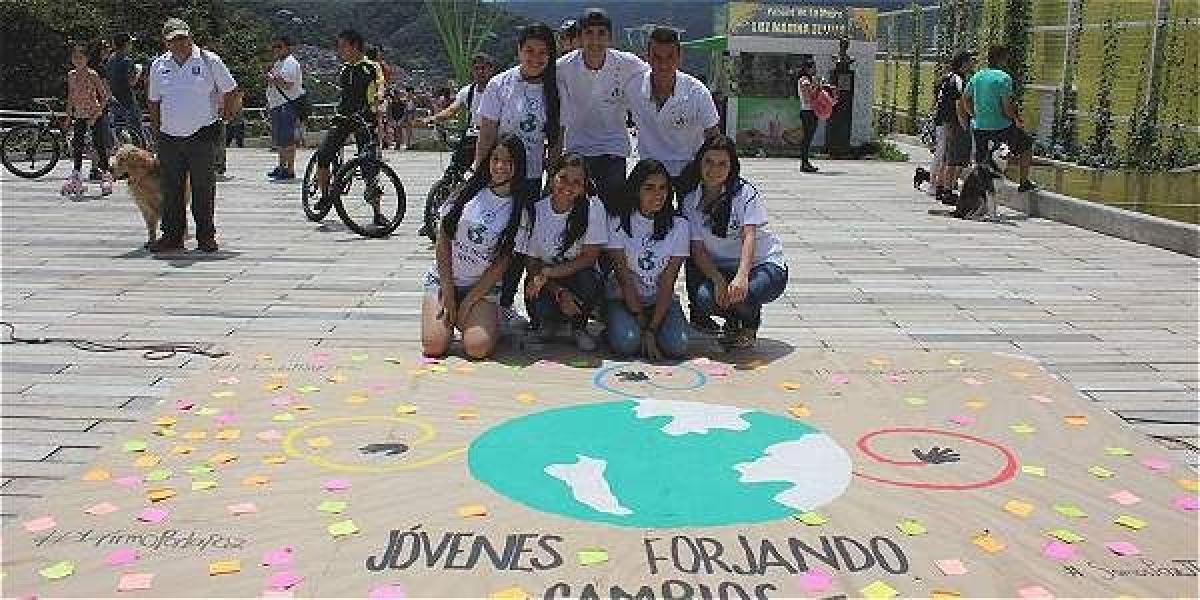 El colectivo Jóvenes Forjando Cambios ha hecho varias actividades pedagógicas sobre el proceso de paz en Manizales y otras ciudades del país.