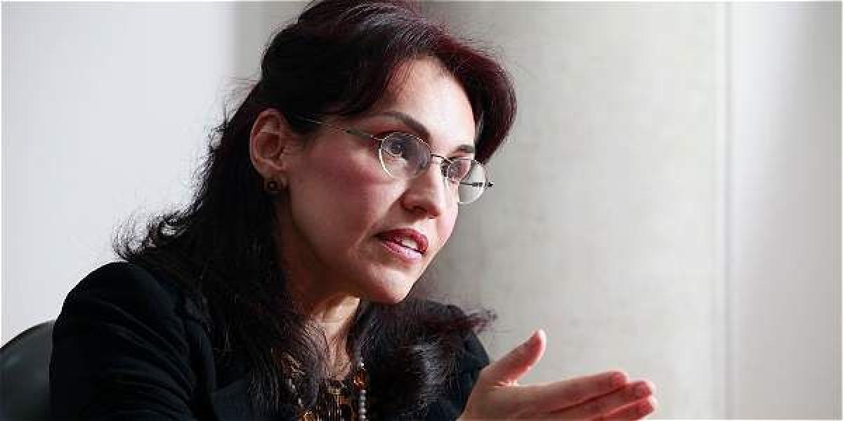 La senadora liberal Viviane Morales consideró que el profesor Pruett está citando cosas que ella no dijo.