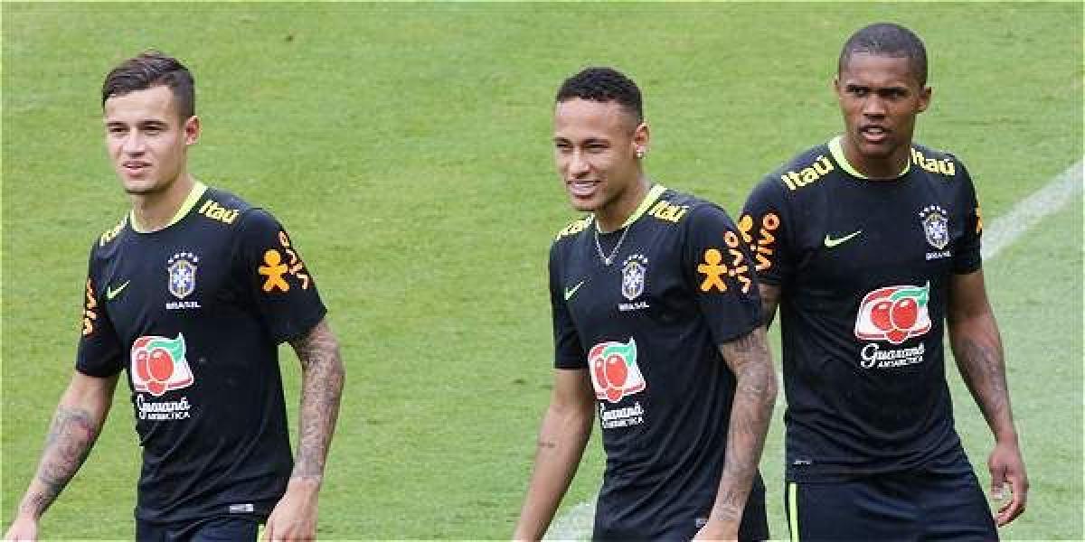 Neymar y Philippe Coutinho, delanteros de Brasil.