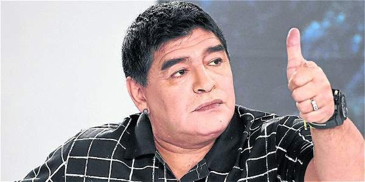 Maradona culpó a los directivos argentinos por permitir el fallo de la Fifa contra Bolivia y arremetió contra la comisión reguladora creada por el organismo mundial del fútbol.