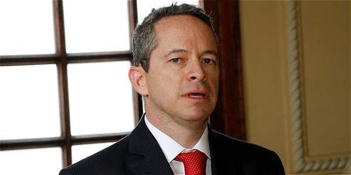 El gobernador (e) de Caldas, Ricardo Gómez Giraldo, se posesionó el miércoles en la tarde.