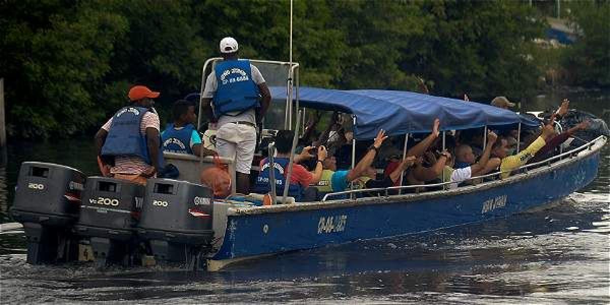 Los migrantes se arriesgan a pasar la selva del Darién para cruzar a Panamá y tratar de llegar a Estados Unidos.