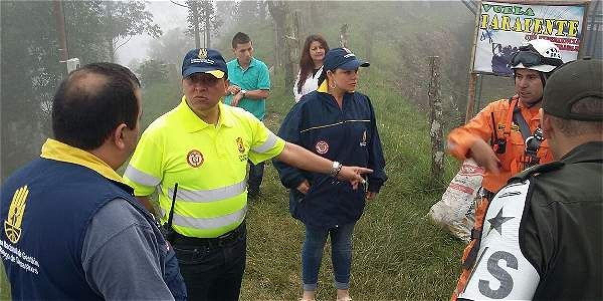 Los organismos de socorro de Calarcá rescataron a la mujer que sultó herida mientras que el CTI rescató el cuerpo sin vida del deportista venezolano.