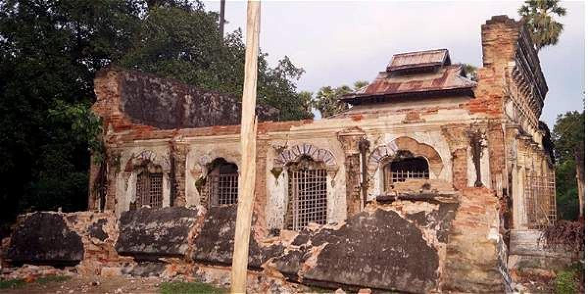 Varios templos de Bagan, gran sitio turístico de Birmania, fueron gravemente afectadas tras el sismo.