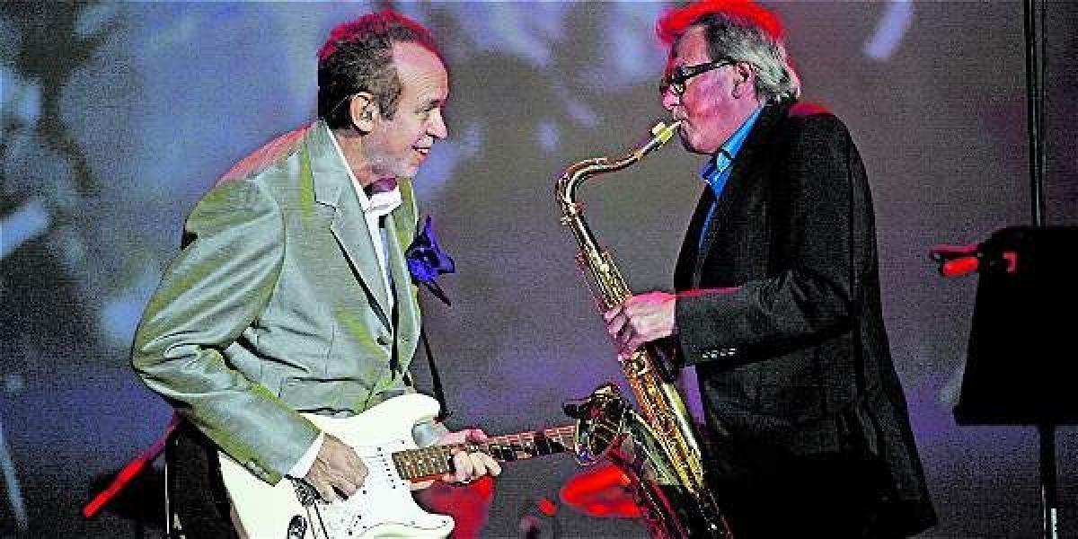 Manzanera junto al saxofonista Andy Mackay.
