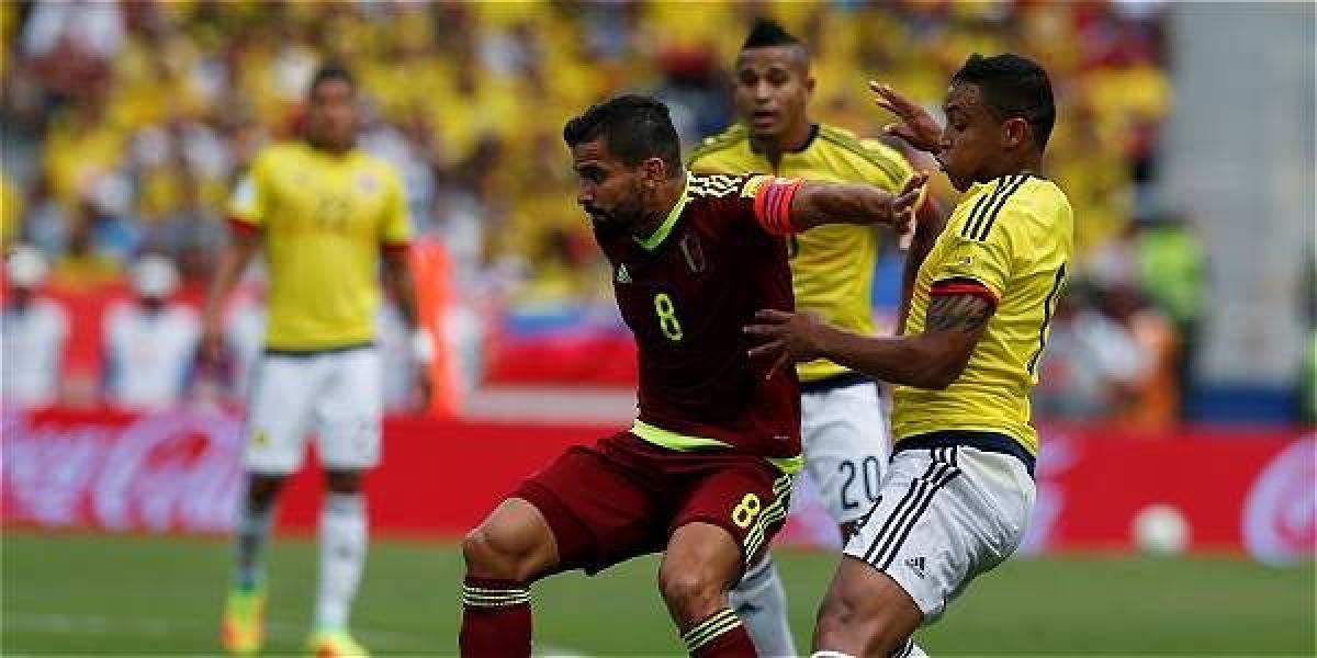 Acción de juego del partido entre Colombia y Venezuela.