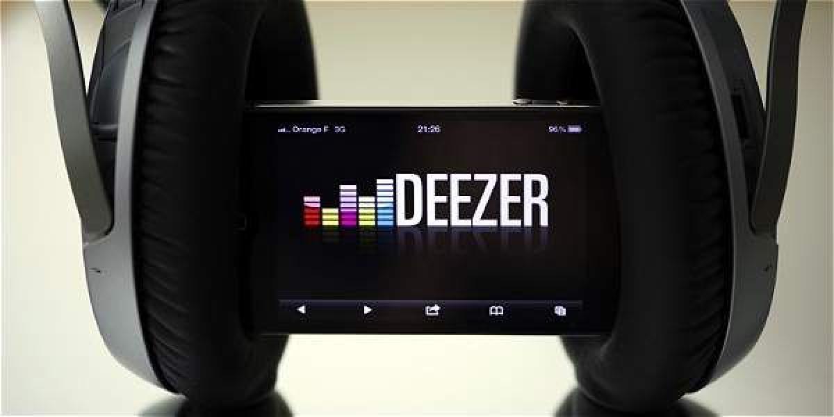 La de Deezer es una solución híbrida, que combina la curaduría humana y algoritmos predictivos.