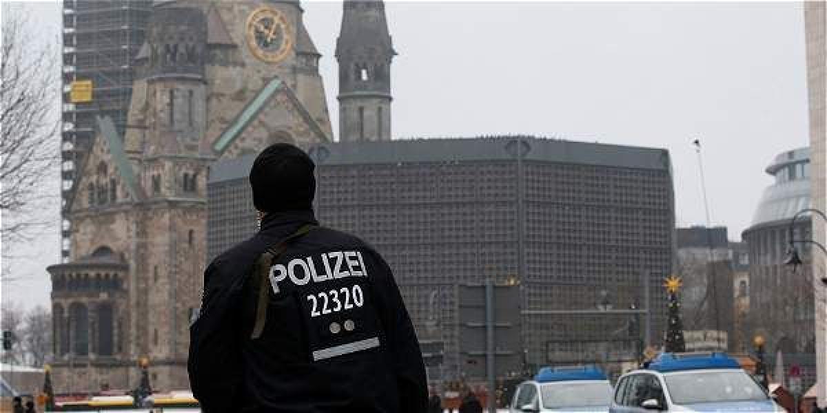 Luego del atentado en Berlín, la policía detuvo a dos sospechosos que planeaban otro ataque en el oeste de Alemania.