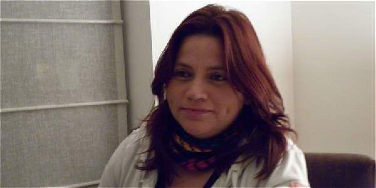 La periodista Claudia Julieta Duque denunció seguimientos y amenazas en su contra por parte de miembros del DAS.