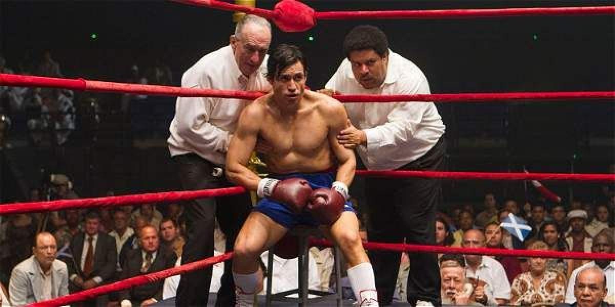 De izquierda a derecha: Robert de Niro, Édgar Ramírez y Pedro Pérez en una escena del filme.