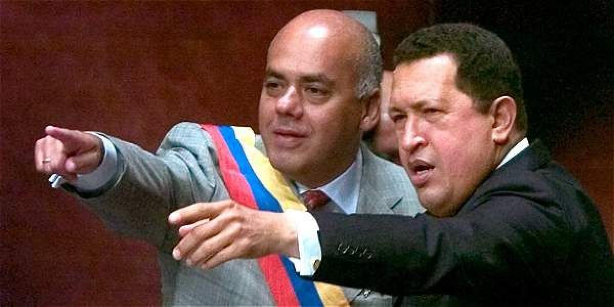 Jorge Rodríguez, alcalde de Caracas, en una imagen del 2007 al lado del fallecido expresidente Hugo Chávez.