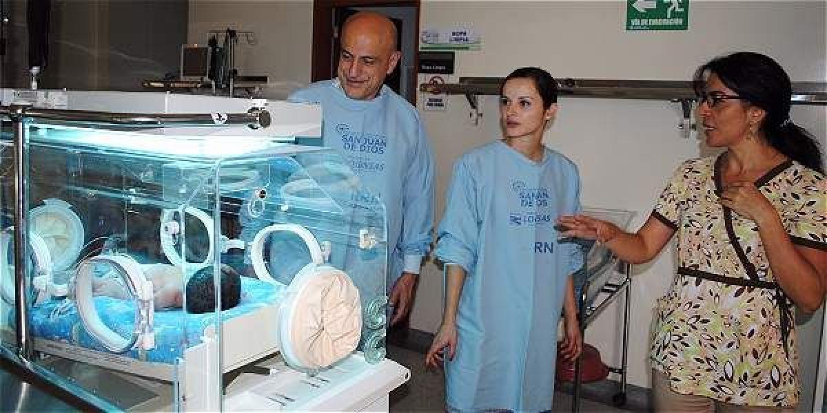 La pediatra quindiana Jennifer Muñoz visitó el hospital San Juan de Dios para ofrecer una jornada de cirugías en Armenia.