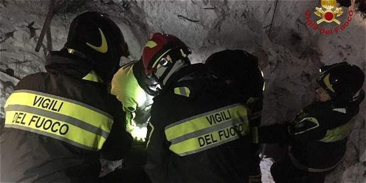 Durante una semana, los recatistas buscaron en los escombros del hotel Rigopiano a las víctimas mortales y a los sobrevivientes del alud.