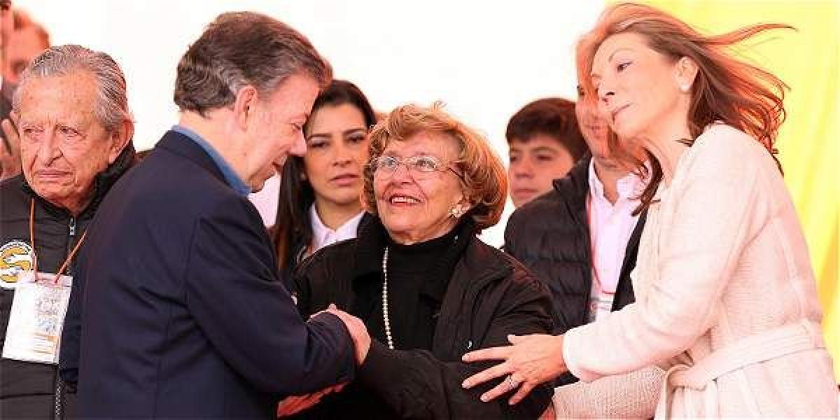 Doña Nydia Quintero anunció que deja la Fundación Solidaridad por Colombia. A la caminata de este domingo asistieron el Presidente y la Primera Dama.