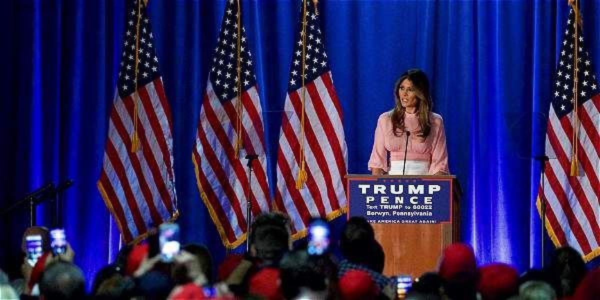 Melania Trump aprovechó su primera reunión pública sin su esposo, Donald Trump, para tratar de atraer a las mujeres, muchas de las cuales han dado la espalda al candidato republicano.