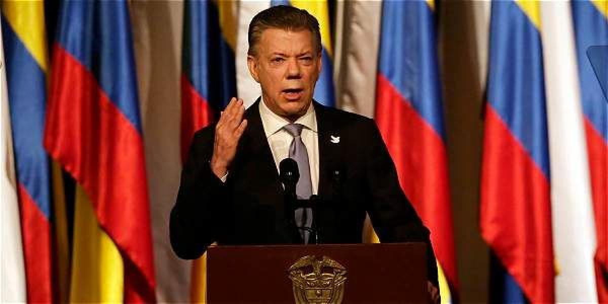 El presidente Juan Manuel Santos firmó el jueves un nuevo acuerdo de paz con las guerrilla de las Farc.
