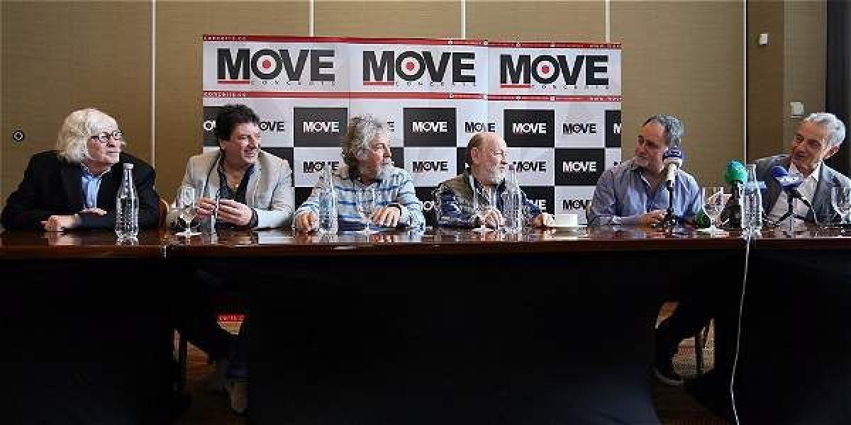 Los integrantes de Les Luthiers, de izquierda a derecha: Carlos López Puccio, Horacio Turano, Carlos Núñez Cortés, Marcos Mundstock, Martin O'Connor y Jorge Maronna.