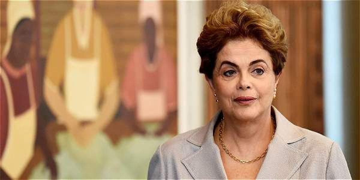 Rousseff fue acusada de manipular las cuentas fiscales para permitir un mayor gasto del Gobierno antes de su reelección en 2014.