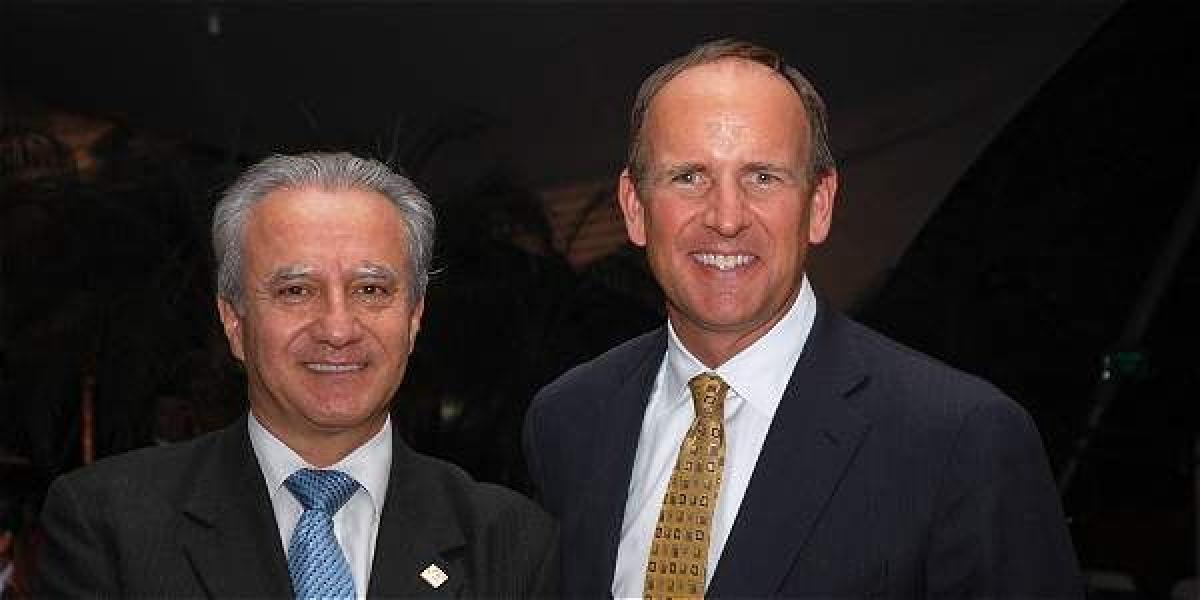 Doug DeVos  comparte la presidencia de Amway Corp. con Steve van Andel.
