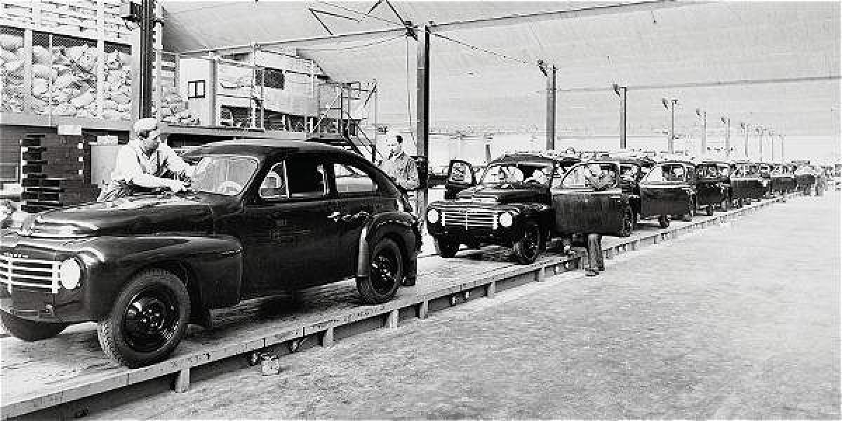 Carro de la compañía Volvo lanzado oficialmente en 1944.