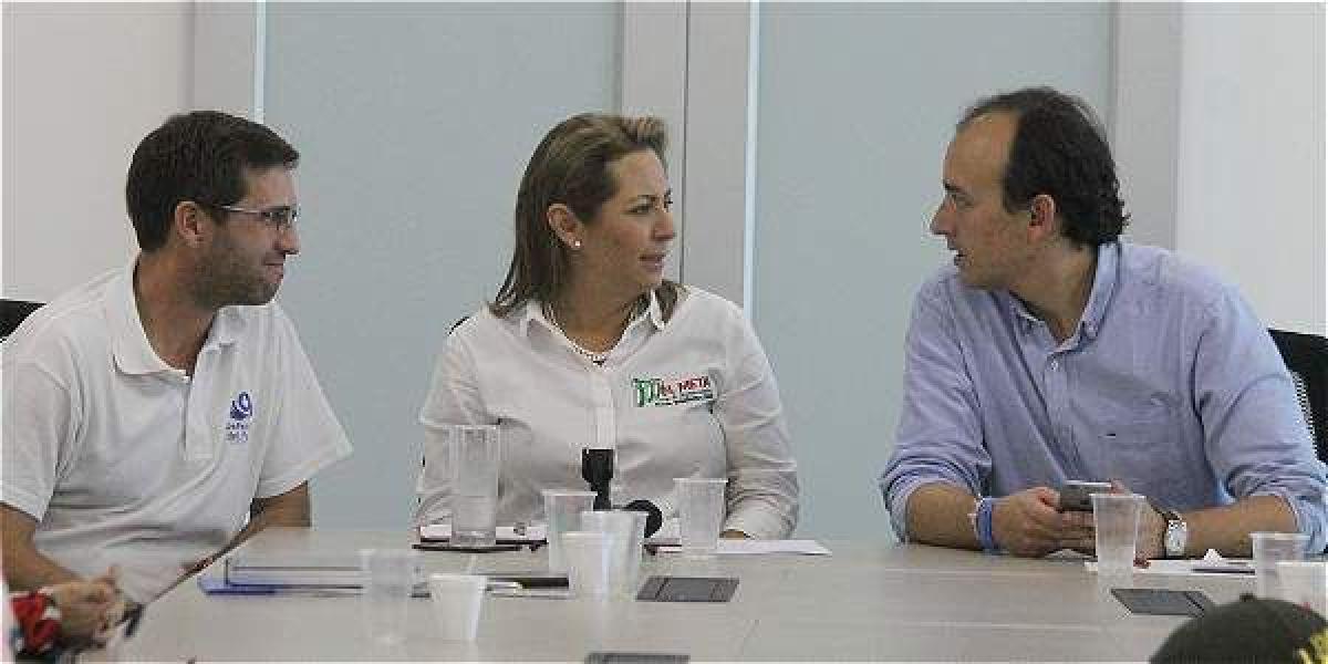 La gobernadora Marcela Amaya, y el director de la ANT, Miguel Samper Strouss.