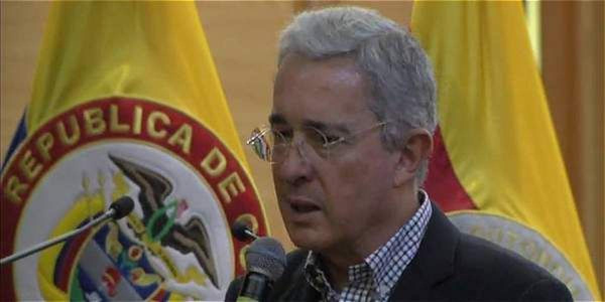 El senador Álvaro Uribe reafirmó en Bucaramanga su campaña por el No en el plebiscito.