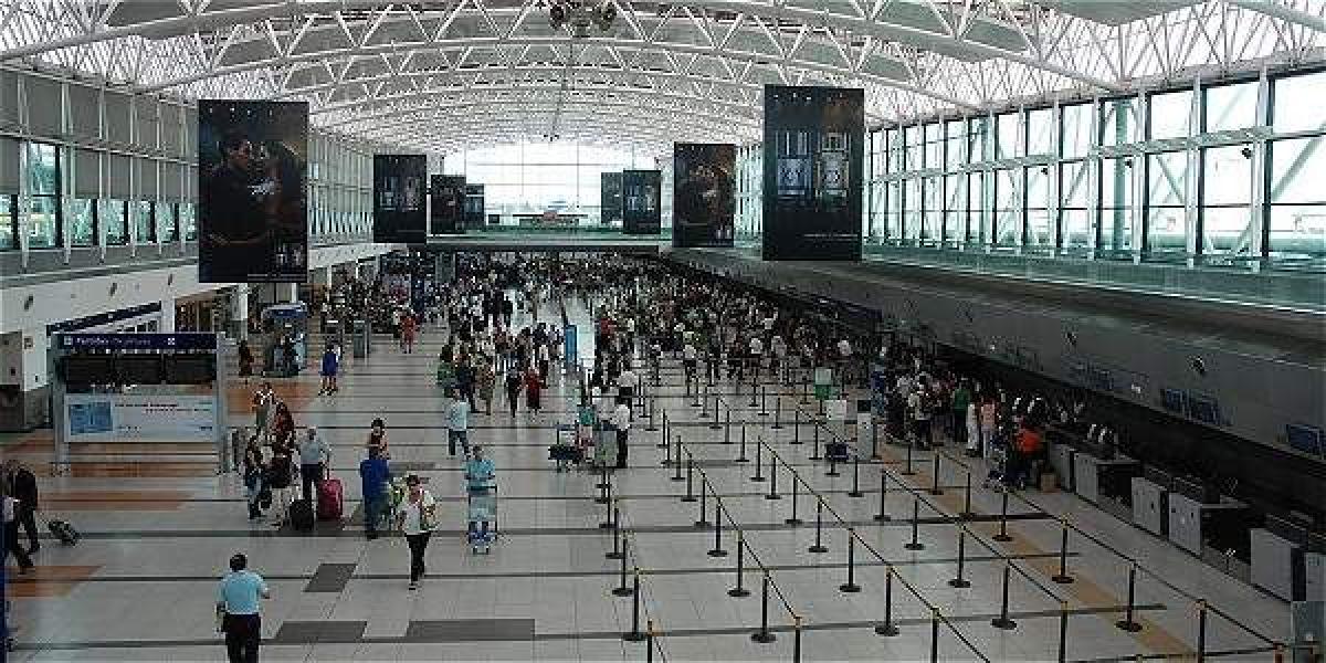 Los principales aeropuertos de Argentina deberán brindar servicio wifi gratuito.