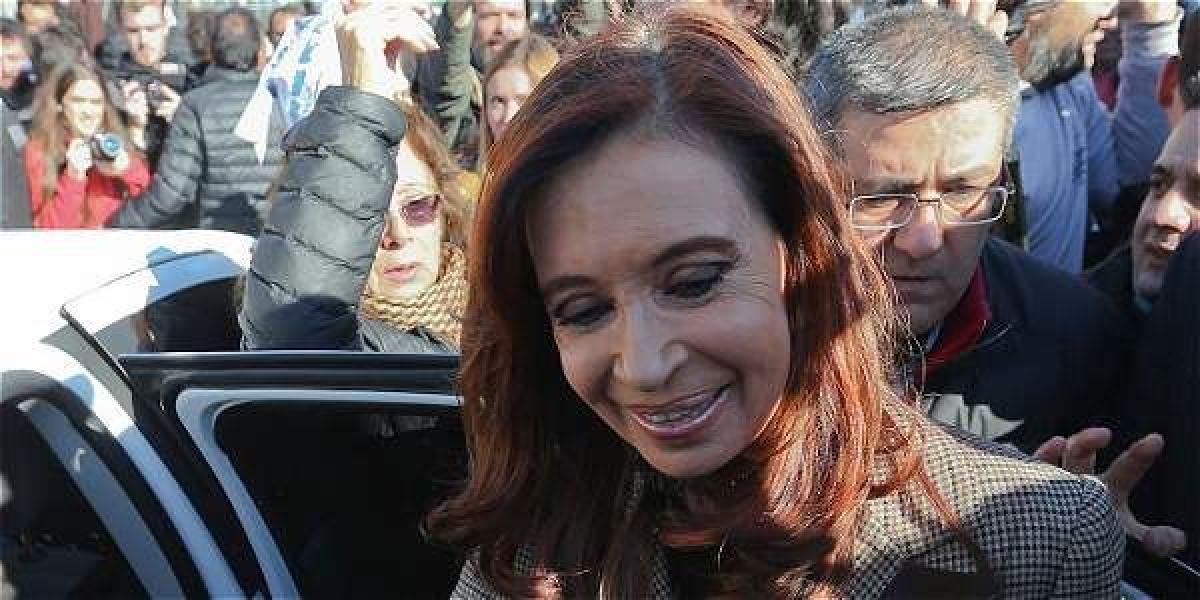 Dos fiscales federales argentinos reiteraron este martes su petición a la Justicia para que la expresidenta Cristina Fernández de Kirchner (2007-2015) sea citada a declaración.